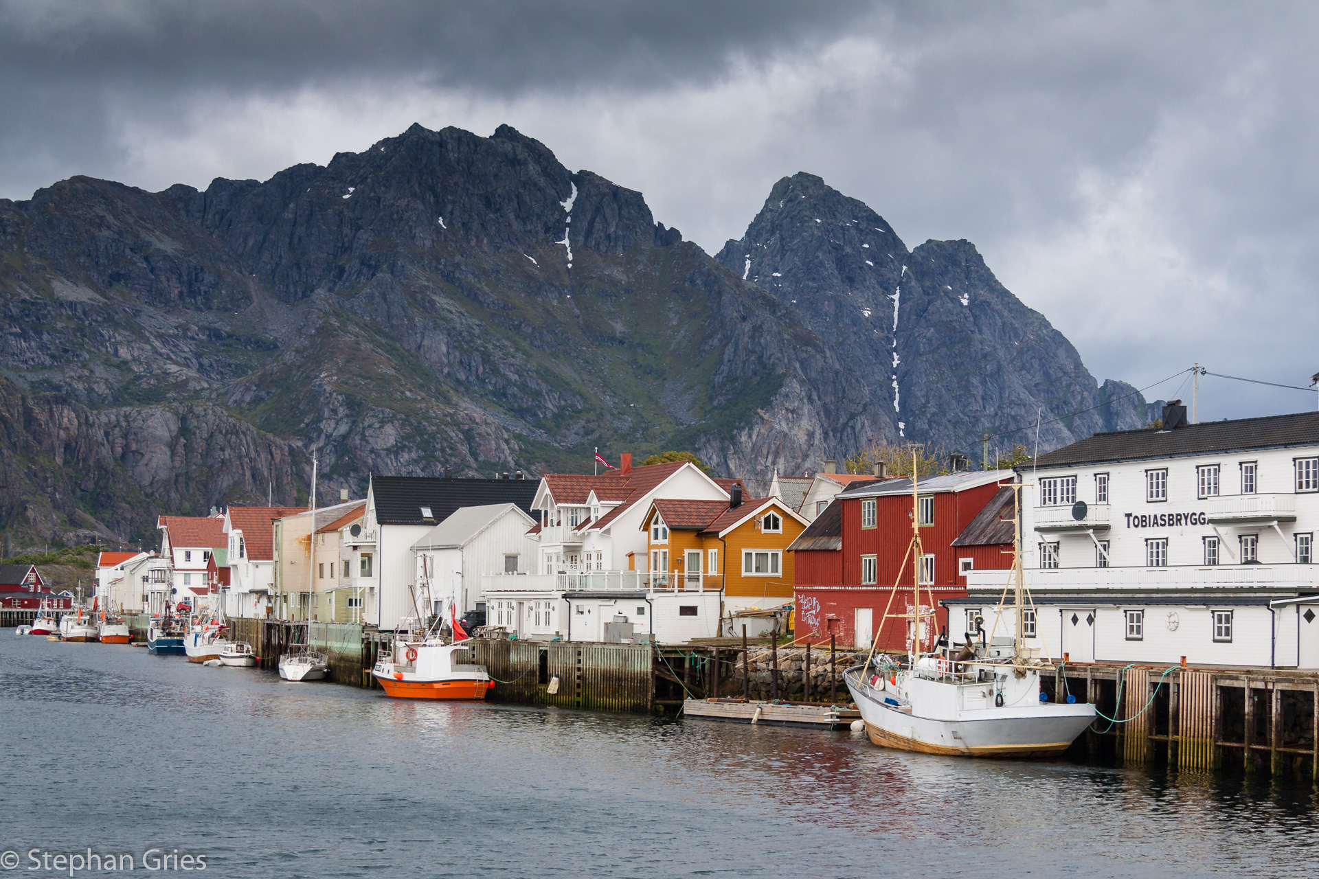 Reine, unweit des Wanderweges Reinebringen. Für den Wanderweg war das Wetter aber zu schlecht, sprich zu nass.