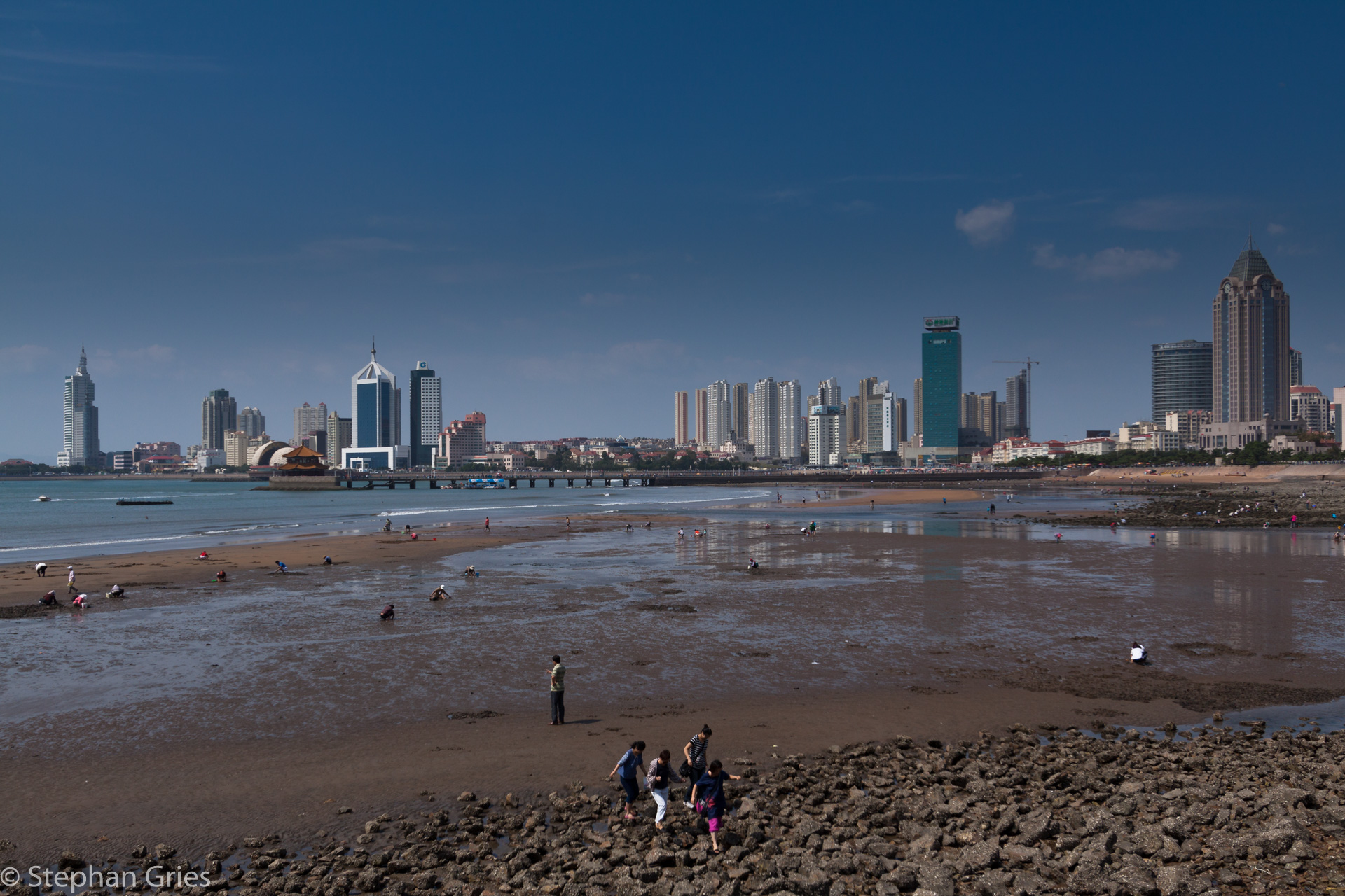 Das moderne Qinddao überragt natürlich das Alte. Hier fanden auch die Segelwettbewerbe der Olymischen Spiele 2008 statt.
