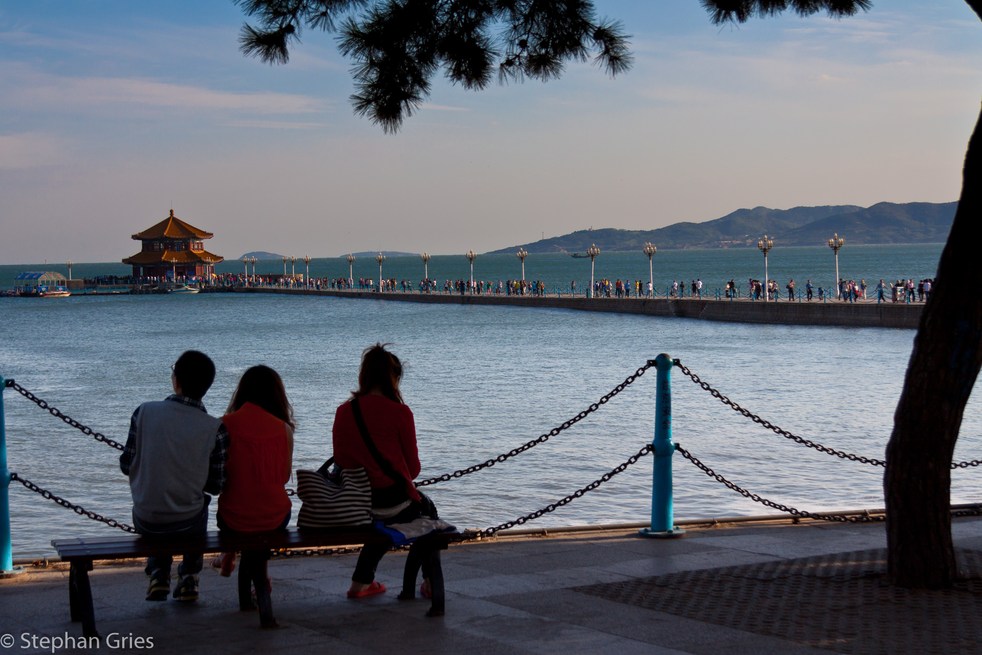 Rund um die Zhan Brücke