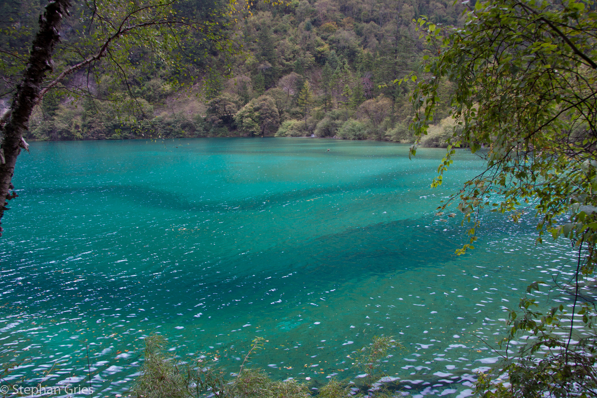 Leider war der Himmel überwiegend bedeckt. Bei Sonnenschein wäre das Farbenspiel wohl noch impossanter.