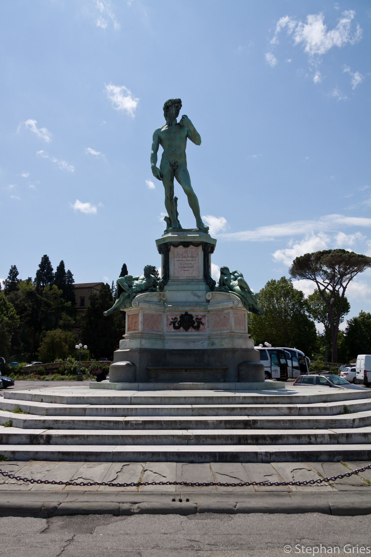 Bronzekopie von Michelangelos David auf dem Piazalle Michelangelo mit bestem Blick auf Florenz